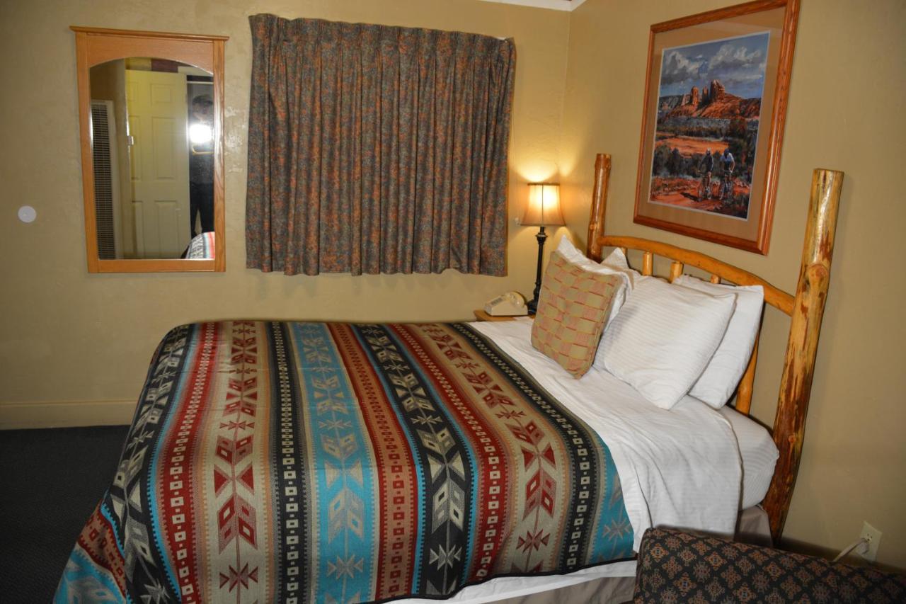 רואידוסו Sitzmark Chalet Inn מראה חיצוני תמונה