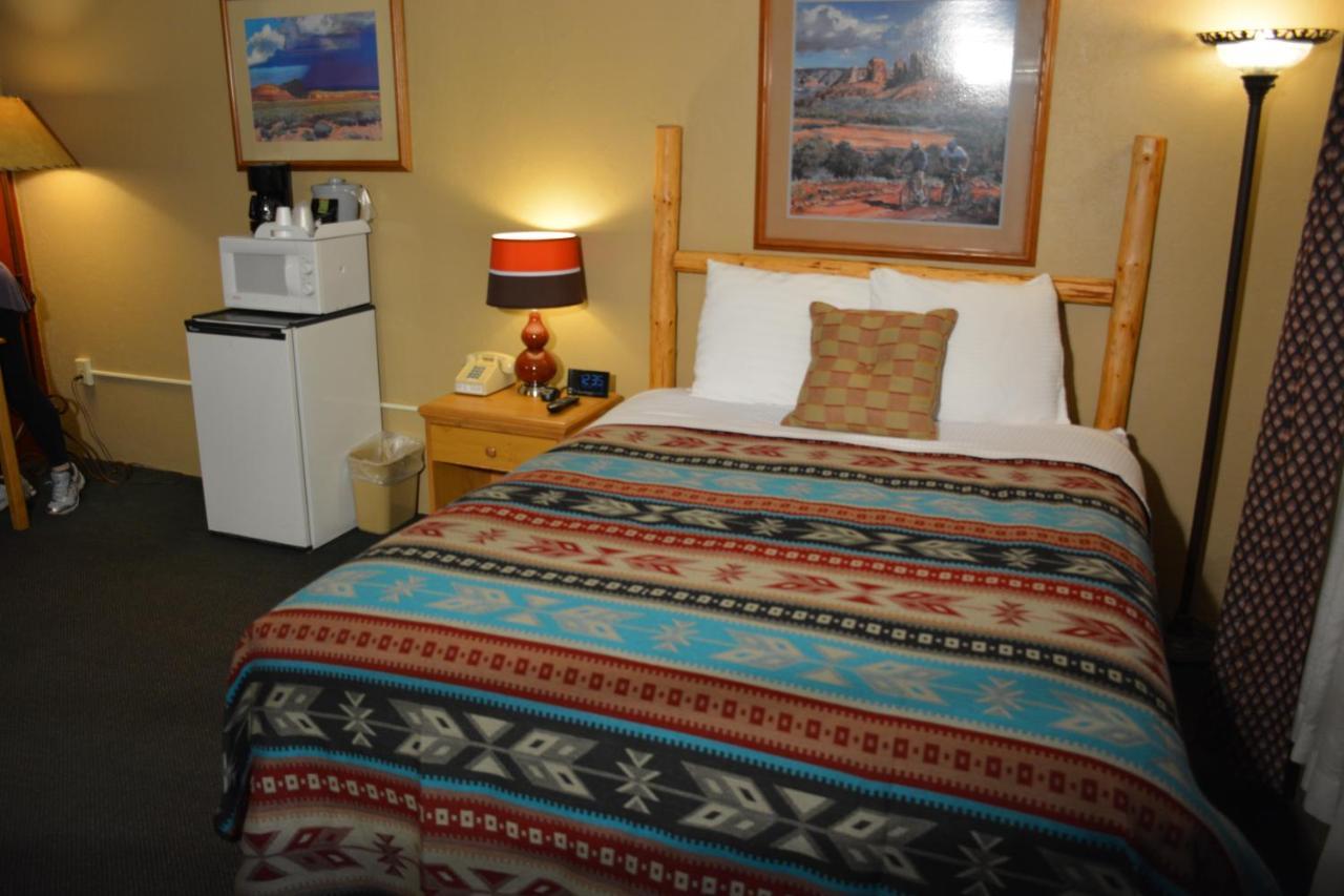 רואידוסו Sitzmark Chalet Inn מראה חיצוני תמונה