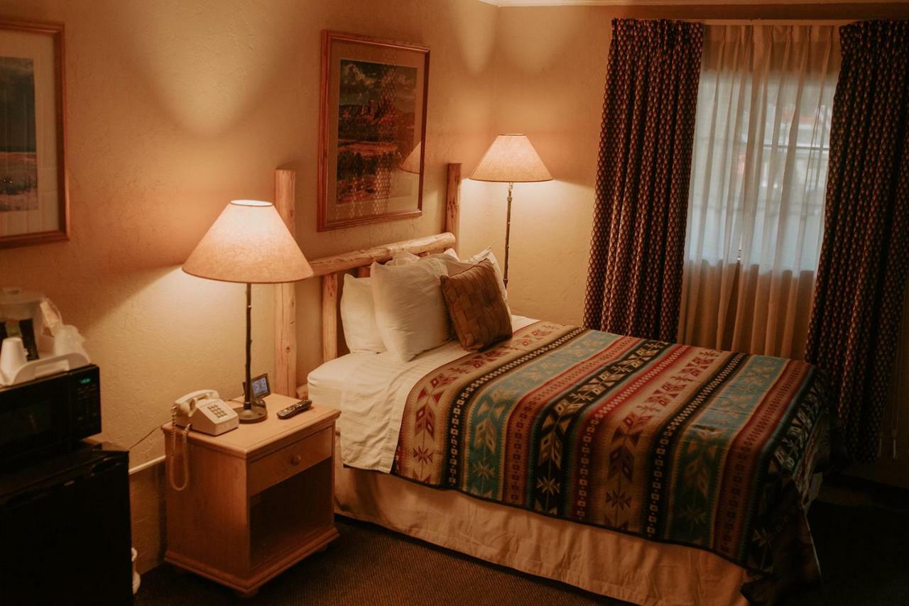 רואידוסו Sitzmark Chalet Inn מראה חיצוני תמונה
