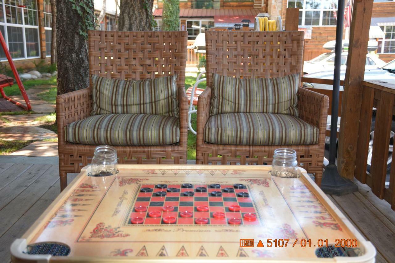 רואידוסו Sitzmark Chalet Inn מראה חיצוני תמונה